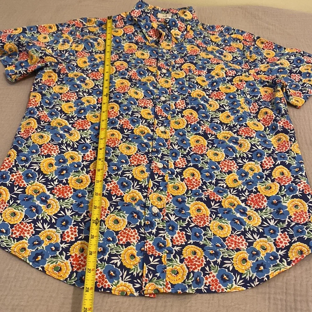 J. Crew Blue Floral Men's Button Down Shirt. Slim fit . Size M